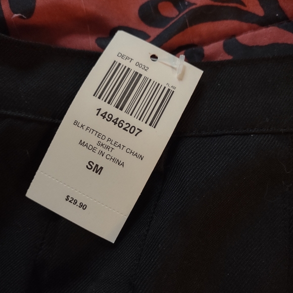 Hot Topic pleaded skirt - Picture 2 of 6